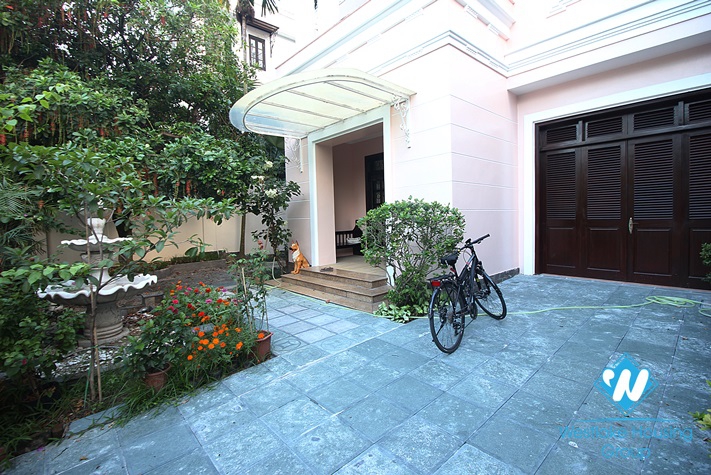 A huge villa with large terrace for rent in Ciputra D Block